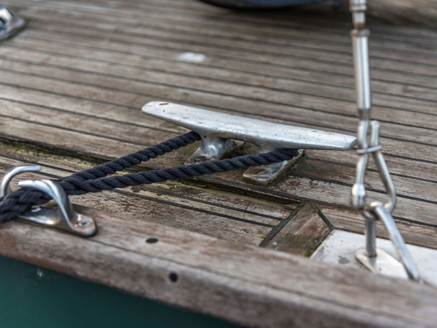 ENGINEER TALKS Ep.29: Stainless Hardware on Aluminum—Isolation, Fastener Bridges and Wet Interfaces